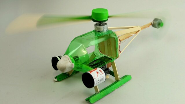 Làm máy bay bằng chai nhựa