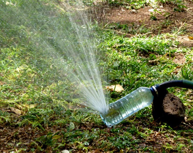 Tái chế chai nhựa thành vòi tưới nước